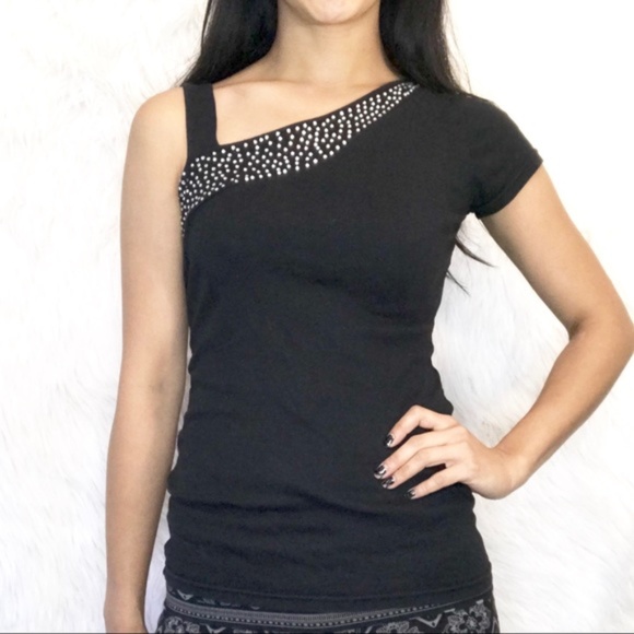 Glamorous elegant asymmetrical one shoulder - Picture 2 of 8